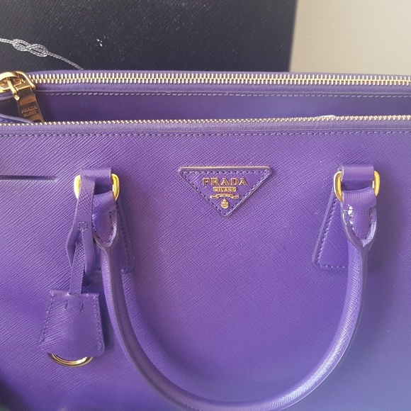 Prada bag Year 2012😊@ - Picture 2 of 8